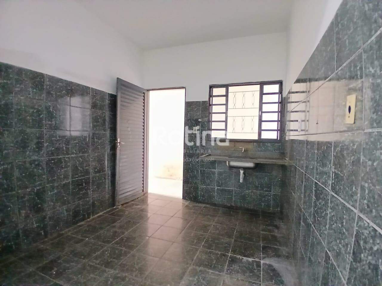 Casa para alugar, 2 quartos em Uberlândia no bairro Jardim Patrícia no valor de R$ 1.300,00 - Rotina Imobiliária: 