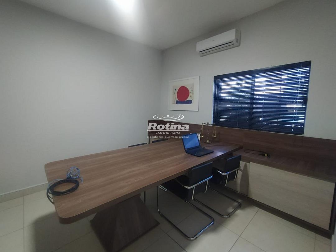 Sala para alugar, em Uberlândia no bairro Brasil no valor de R$ 1.500,00 - Rotina Imobiliária: 