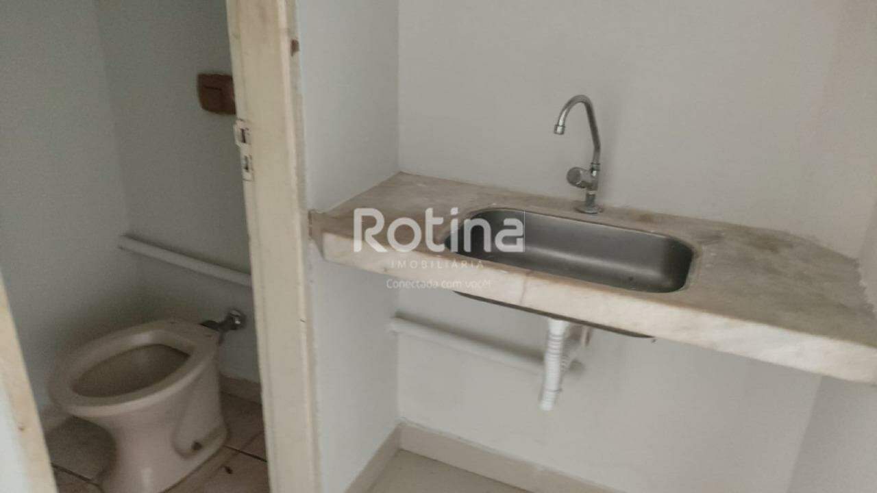 Loja para alugar, em Uberlândia no bairro Luizote de Freitas no valor de R$ 3.500,00 - Rotina Imobiliária: 