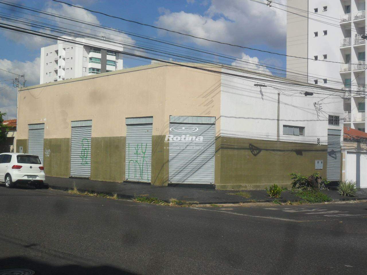 Loja para alugar, em Uberlândia no bairro Santa Mônica no valor de R$ 3.000,00 - Rotina Imobiliária: 