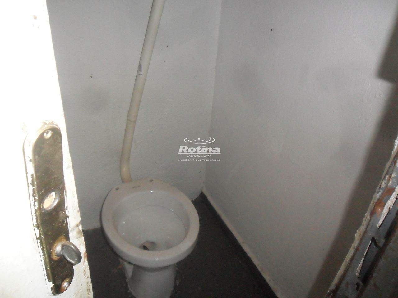 Loja para alugar, em Uberlândia no bairro Santa Mônica no valor de R$ 3.000,00 - Rotina Imobiliária: 