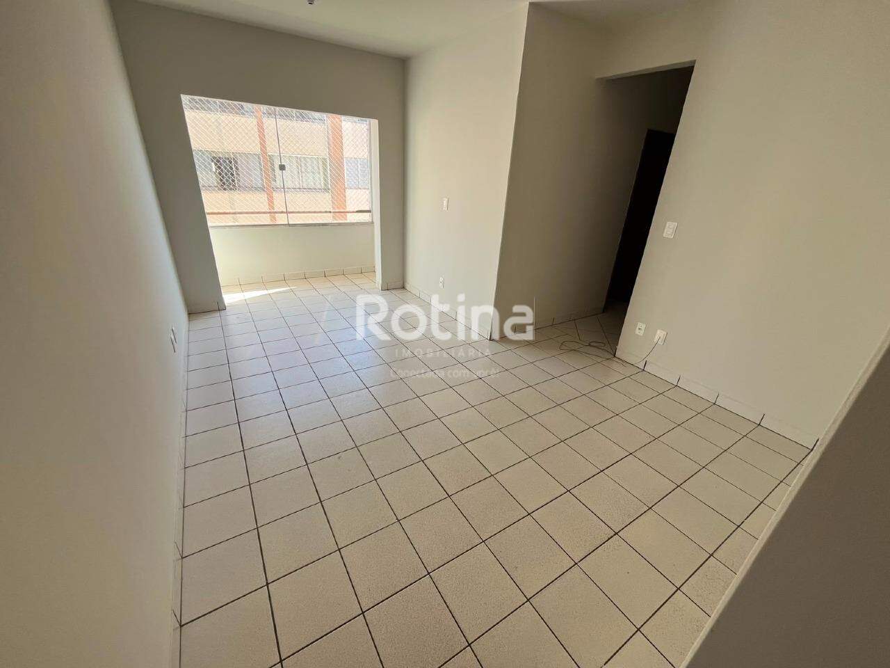 Apartamento para alugar, 3 quartos em Uberlândia no bairro Martins no valor de R$ 1.800,00 - Rotina Imobiliária: 