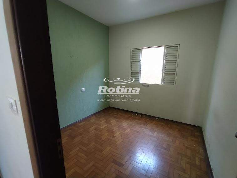 Casa para alugar, 3 quartos em Uberlândia no bairro Tibery no valor de R$ 3.900,00 - Rotina Imobiliária: 