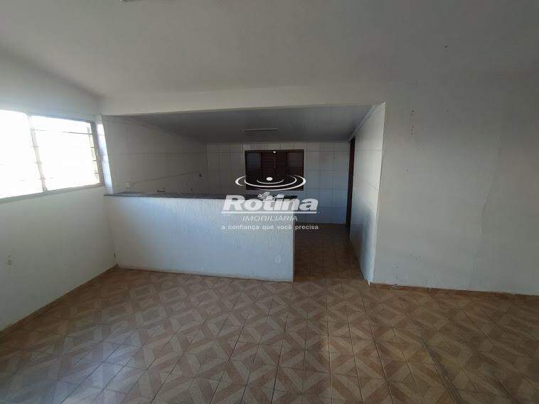 Casa para alugar, 3 quartos em Uberlândia no bairro Tibery no valor de R$ 3.900,00 - Rotina Imobiliária: 