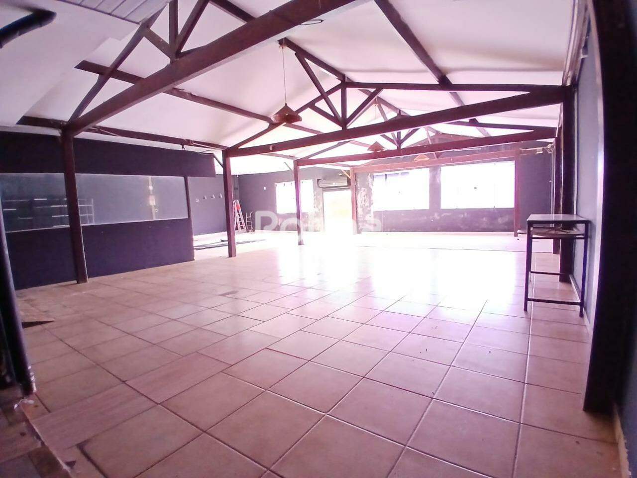 Loja para alugar, em Uberlândia no bairro Santa Mônica no valor de R$ 6.000,00 - Rotina Imobiliária: 