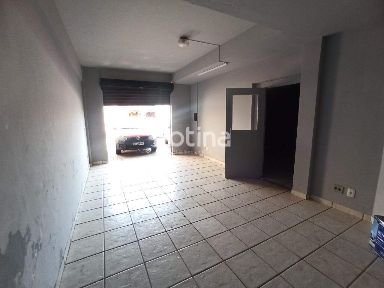 Loja para alugar, em Uberlândia no bairro Osvaldo Rezende no valor de R$ 2.200,00 - Rotina Imobiliária: 