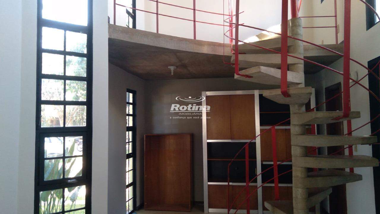 Casa para alugar, 4 quartos em Uberlândia no bairro Jardim Karaíba no valor de R$ 5.930,00 - Rotina Imobiliária: 