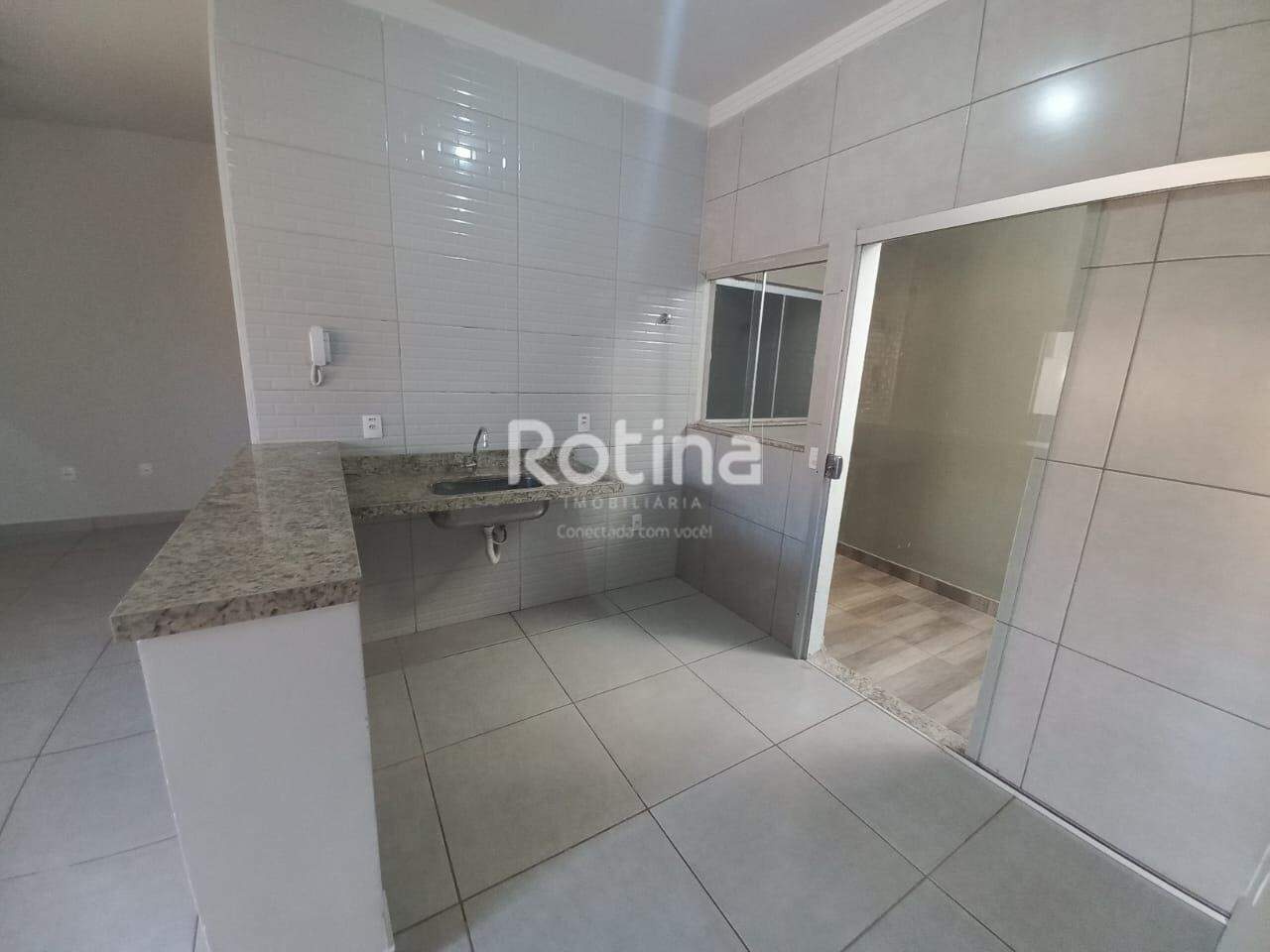 Casa para alugar, 3 quartos em Uberlândia no bairro Martins no valor de R$ 1.600,00 - Rotina Imobiliária: 