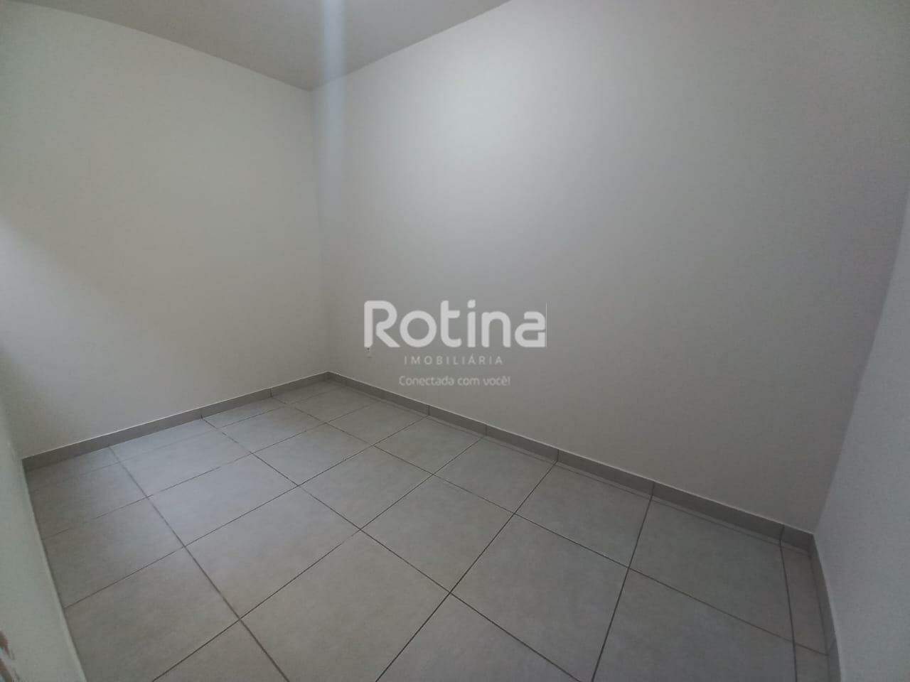 Casa para alugar, 3 quartos em Uberlândia no bairro Martins no valor de R$ 1.600,00 - Rotina Imobiliária: 