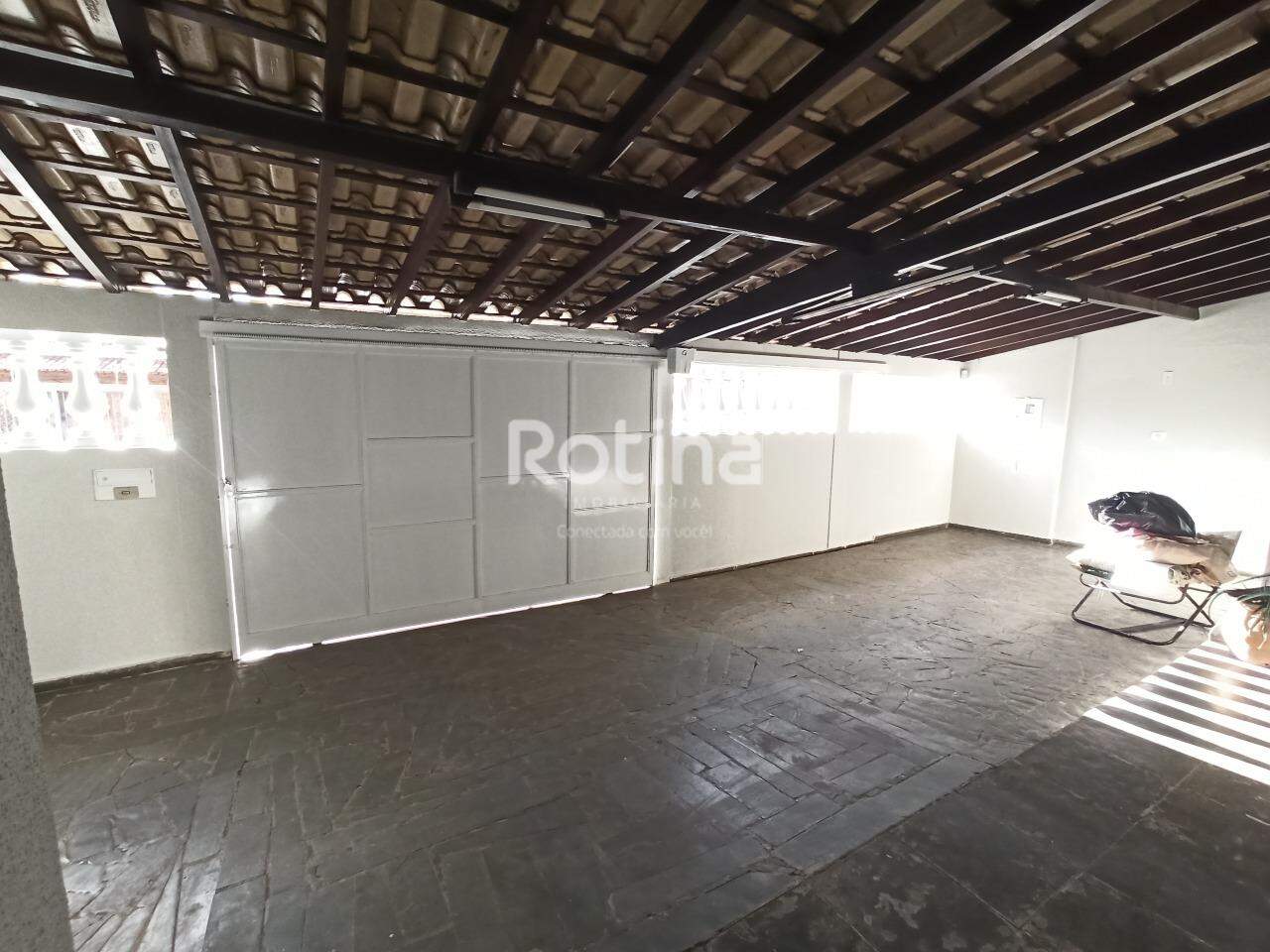 Casa para alugar, 3 quartos em Uberlândia no bairro Brasil no valor de R$ 2.600,00 - Rotina Imobiliária: 