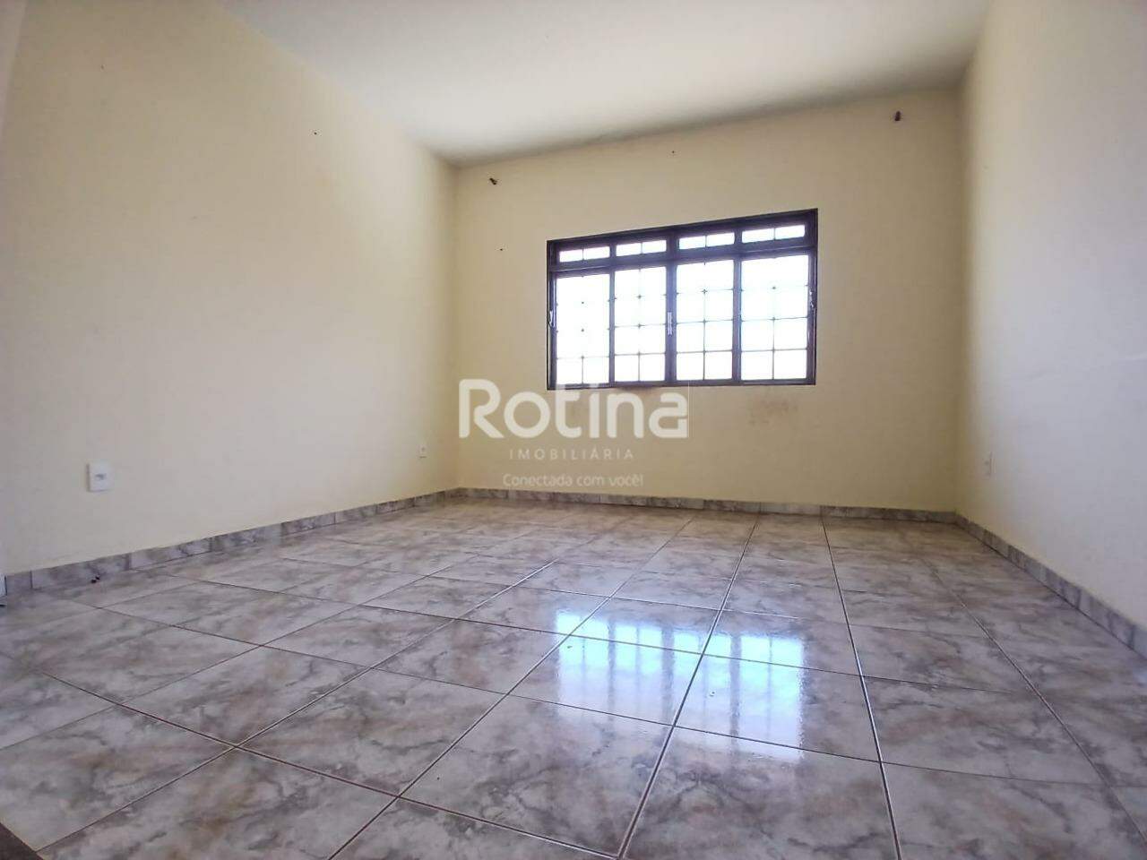 Casa para alugar, 3 quartos em Uberlândia no bairro Santa Mônica no valor de R$ 3.500,00 - Rotina Imobiliária: 