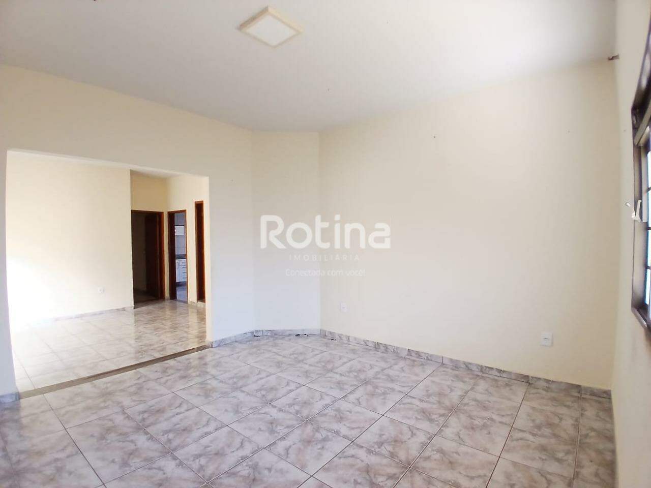 Casa para alugar, 3 quartos em Uberlândia no bairro Santa Mônica no valor de R$ 3.500,00 - Rotina Imobiliária: 