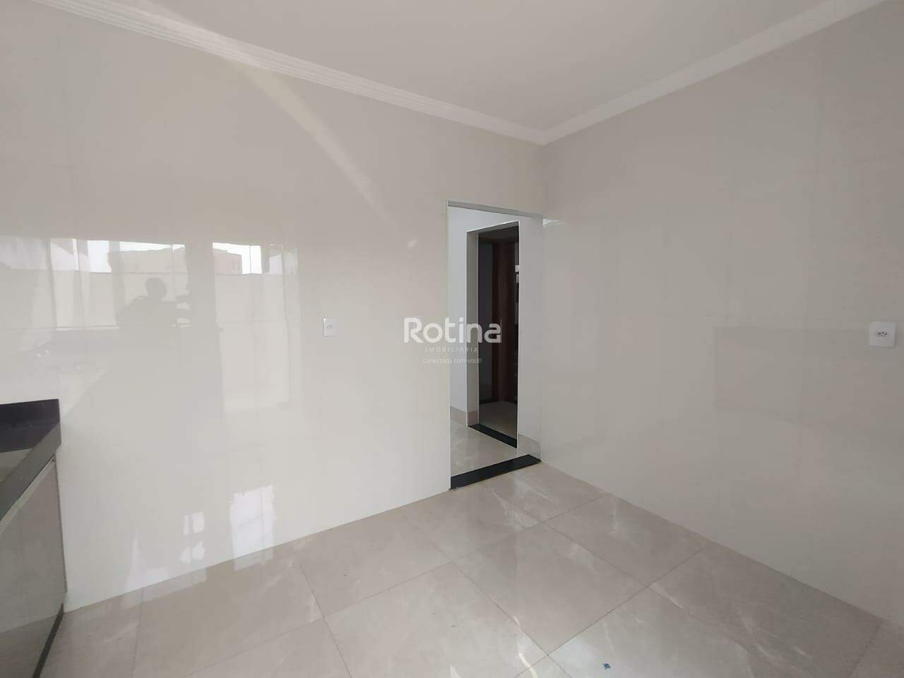Apartamento para alugar, 3 quartos em Uberlândia no bairro Jardim Patrícia no valor de R$ 1.800,00 - Rotina Imobiliária: 