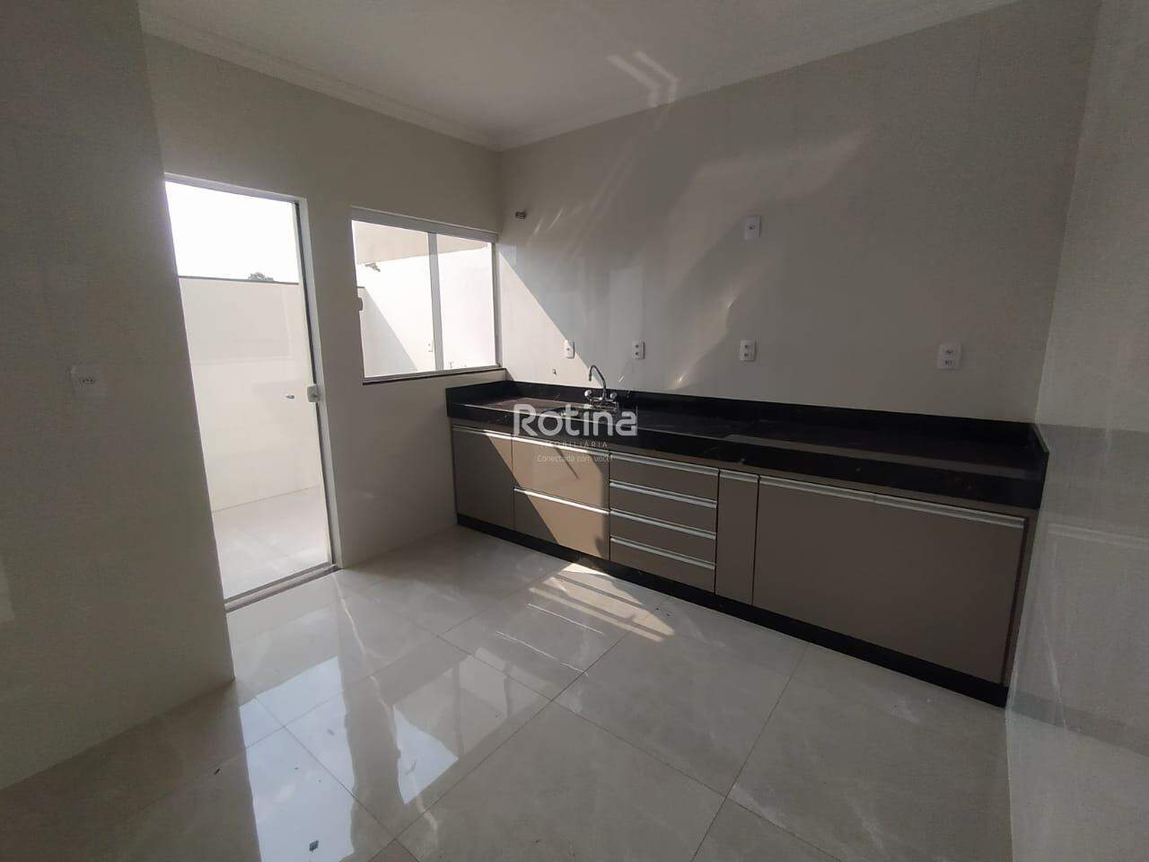 Apartamento para alugar, 3 quartos em Uberlândia no bairro Jardim Patrícia no valor de R$ 1.800,00 - Rotina Imobiliária: 