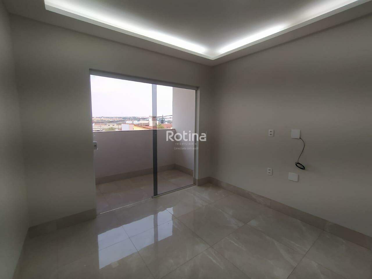 Apartamento para alugar, 3 quartos em Uberlândia no bairro Jardim Patrícia no valor de R$ 1.800,00 - Rotina Imobiliária: 