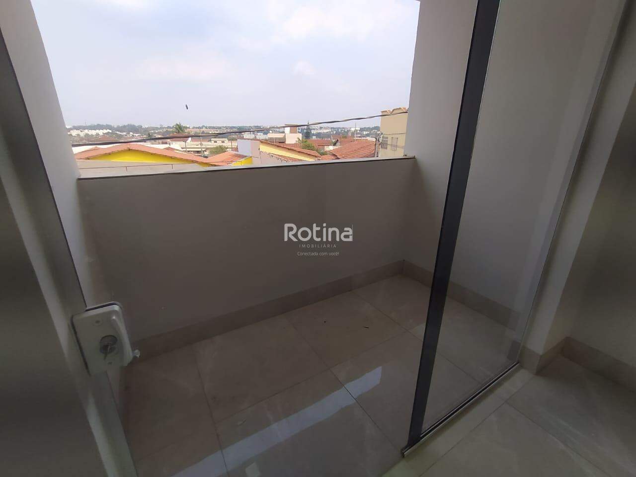 Apartamento para alugar, 3 quartos em Uberlândia no bairro Jardim Patrícia no valor de R$ 1.800,00 - Rotina Imobiliária: 