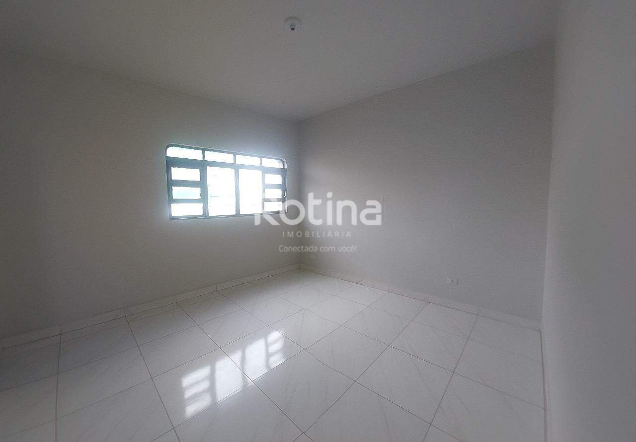 Apartamento para alugar, 3 quartos em Uberlândia no bairro Nossa Senhora Aparecida no valor de R$ 2.200,00 - Rotina Imobiliária: 