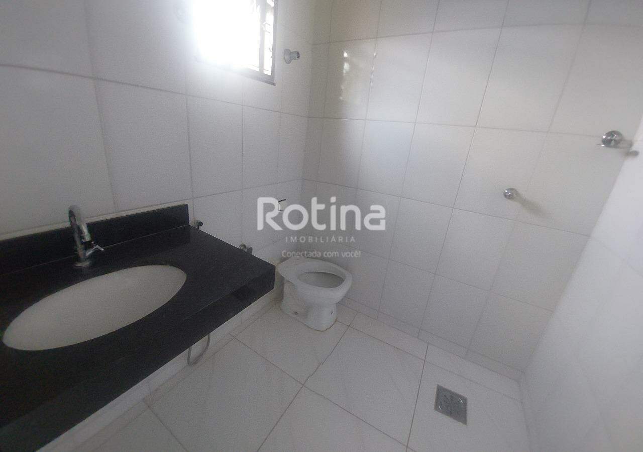 Apartamento para alugar, 3 quartos em Uberlândia no bairro Nossa Senhora Aparecida no valor de R$ 2.200,00 - Rotina Imobiliária: 