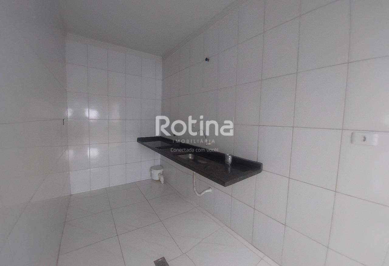 Apartamento para alugar, 3 quartos em Uberlândia no bairro Nossa Senhora Aparecida no valor de R$ 2.200,00 - Rotina Imobiliária: 