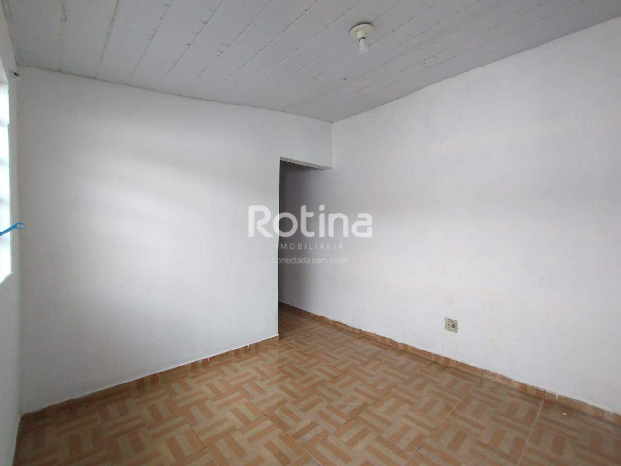 Casa para alugar, 2 quartos em Uberlândia no bairro Brasil no valor de R$ 800,00 - Rotina Imobiliária: 