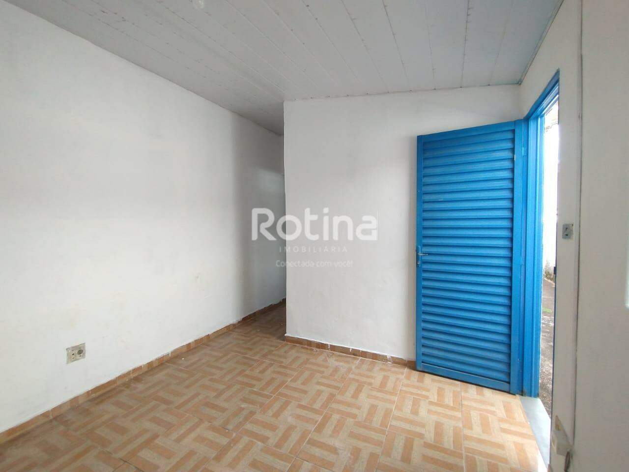 Casa para alugar, 2 quartos em Uberlândia no bairro Brasil no valor de R$ 800,00 - Rotina Imobiliária: 