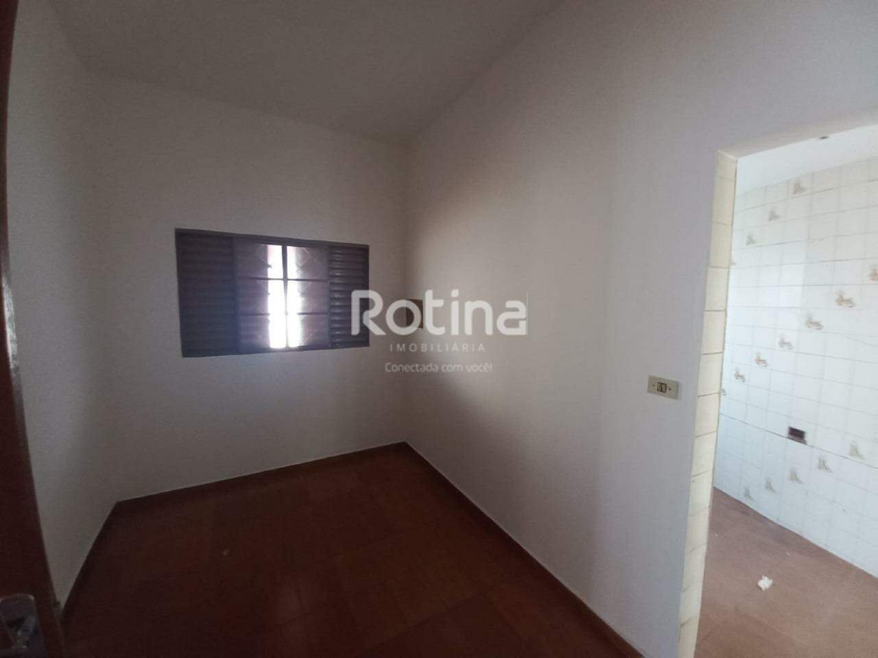 Casa para alugar, 3 quartos em Uberlândia no bairro Fundinho no valor de R$ 1.650,00 - Rotina Imobiliária: 