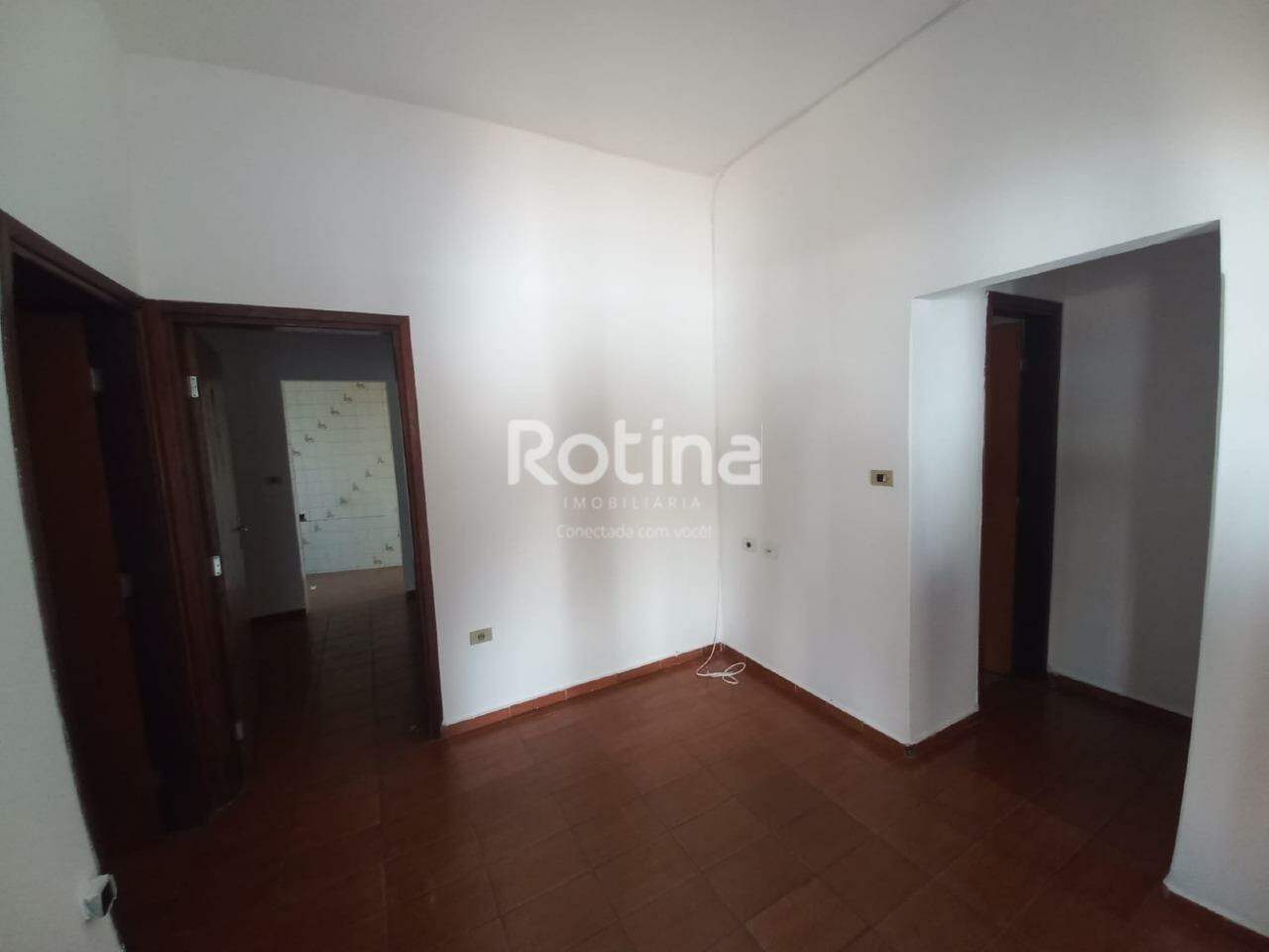 Casa para alugar, 3 quartos em Uberlândia no bairro Fundinho no valor de R$ 1.650,00 - Rotina Imobiliária: 