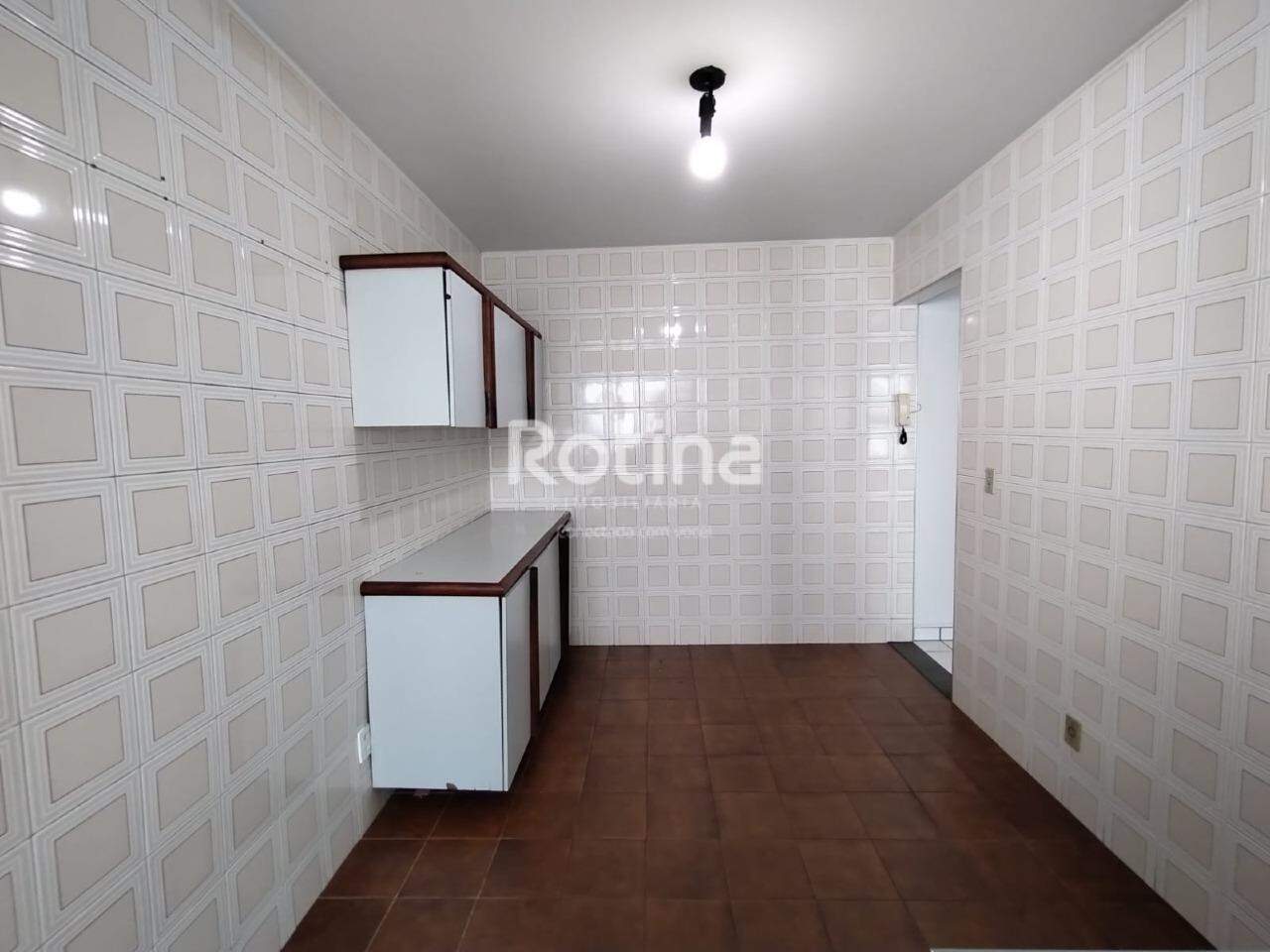 Apartamento para alugar, 3 quartos em Uberlândia no bairro Nossa Senhora Aparecida no valor de R$ 1.700,00 - Rotina Imobiliária: 