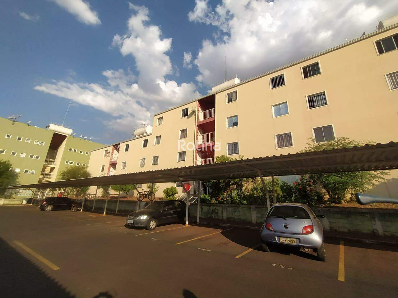 Apartamento para alugar, 2 quartos em Uberlândia no bairro Chacaras Tubalina e Quartel no valor de R$ 800,00 - Rotina Imobiliária: 