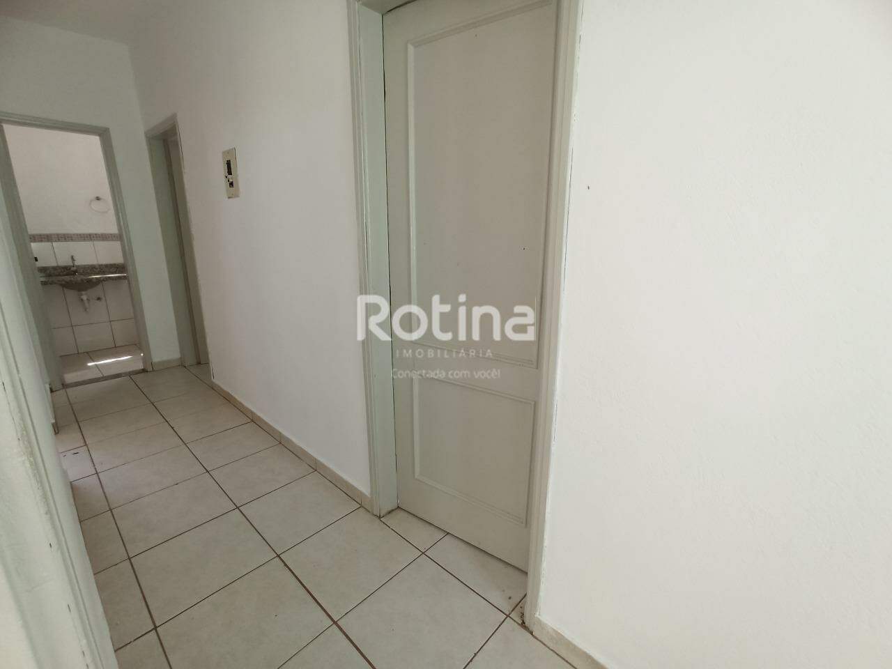 Casa para alugar, 2 quartos em Uberlândia no bairro Saraiva no valor de R$ 1.300,00 - Rotina Imobiliária: 