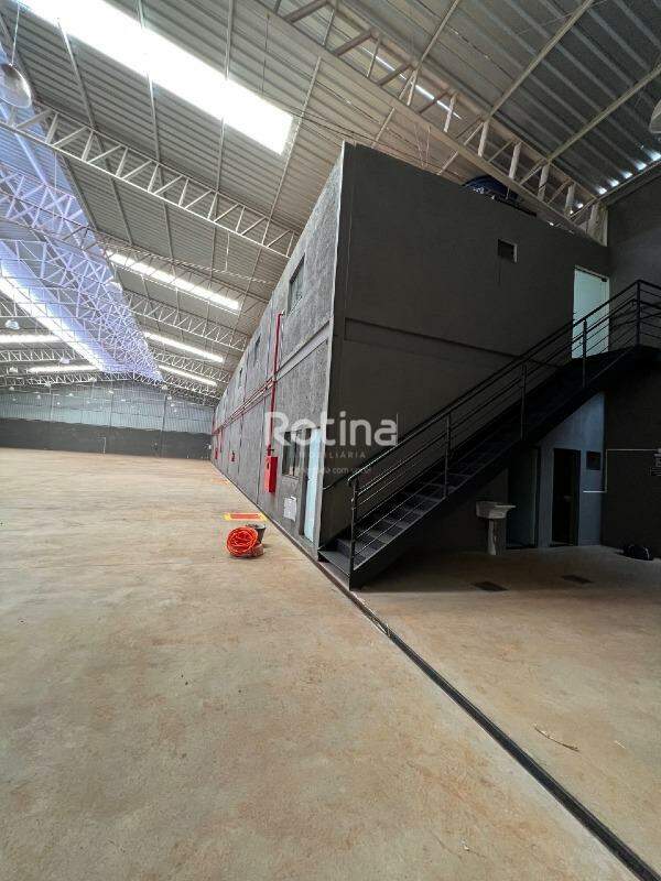 Galpão para alugar, em Uberlândia no bairro Laranjeiras no valor de R$ 68.000,00 - Rotina Imobiliária: 
