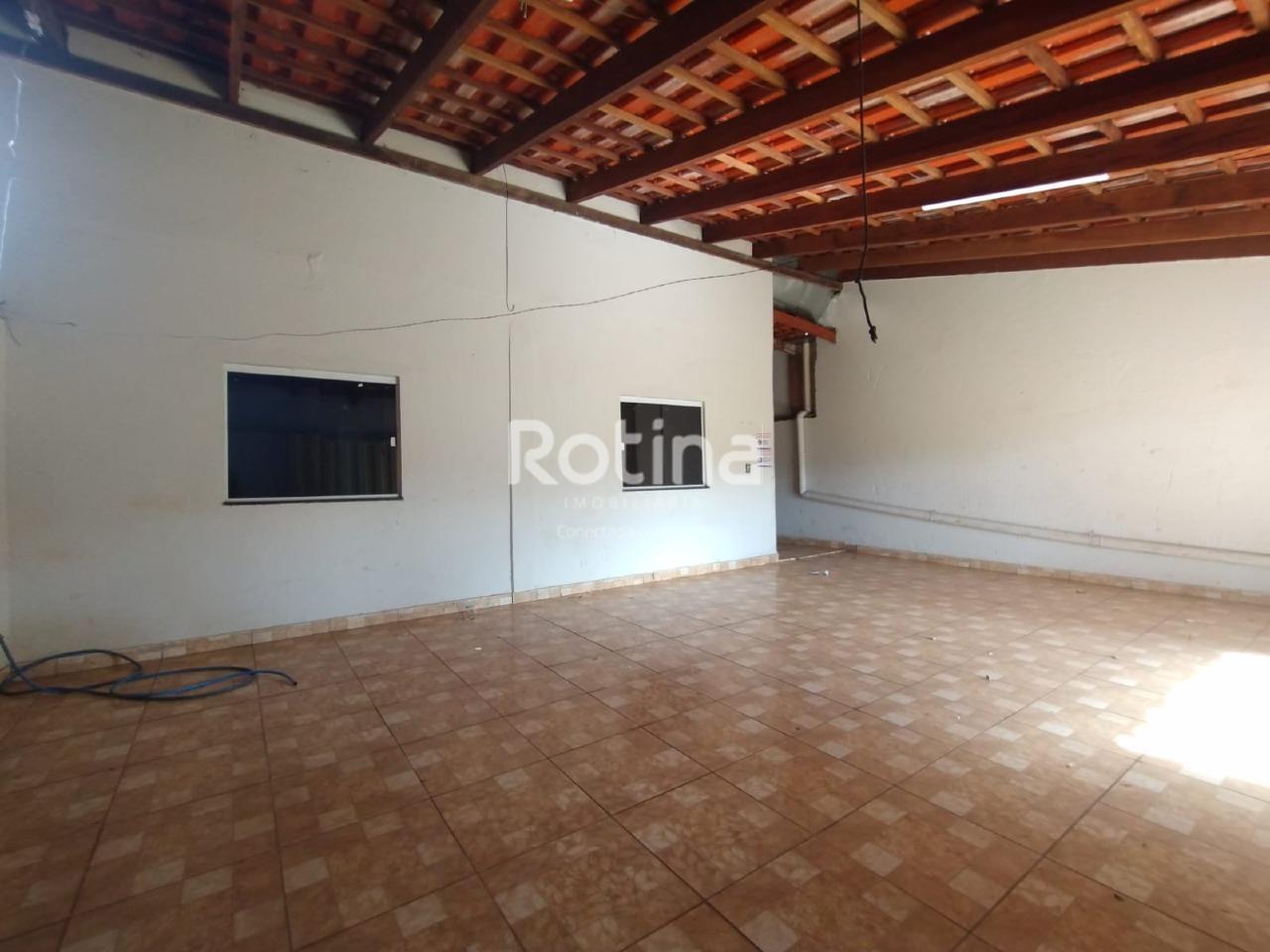 Casa para alugar, 3 quartos em Uberlândia no bairro São Jorge no valor de R$ 2.000,00 - Rotina Imobiliária: 