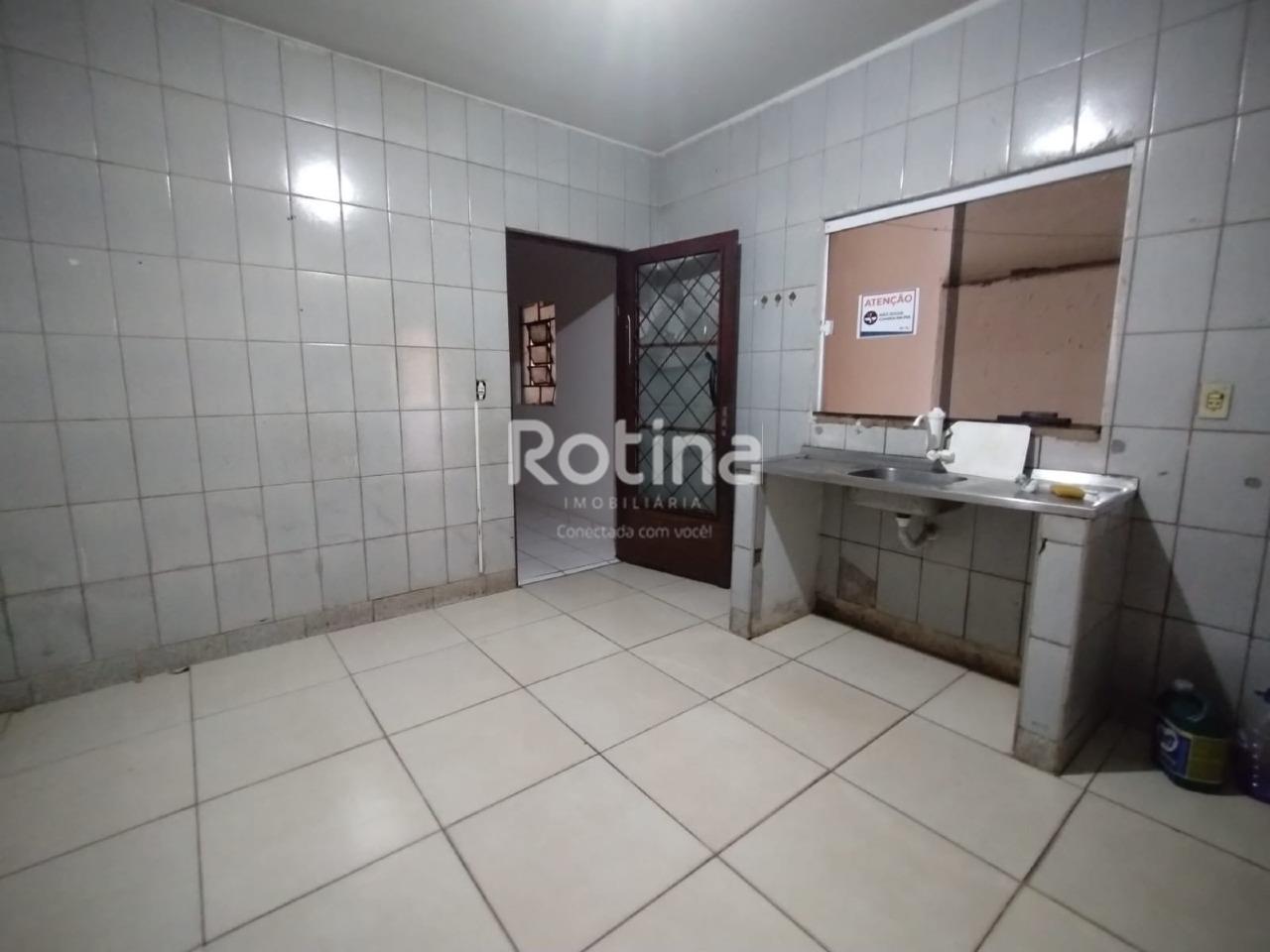 Casa para alugar, 3 quartos em Uberlândia no bairro São Jorge no valor de R$ 2.000,00 - Rotina Imobiliária: 