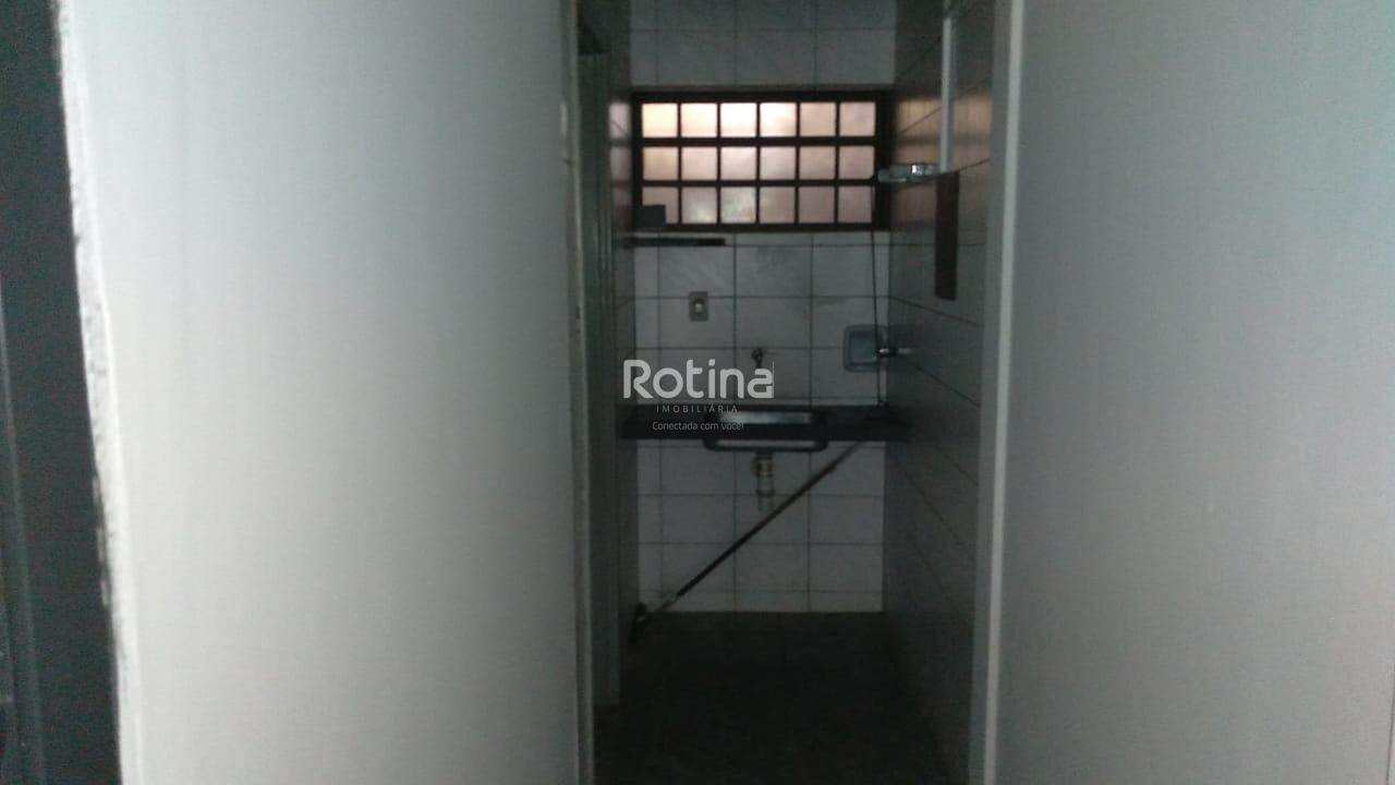 Loja para alugar, em Uberlândia no bairro Santa Mônica no valor de R$ 4.300,00 - Rotina Imobiliária: 