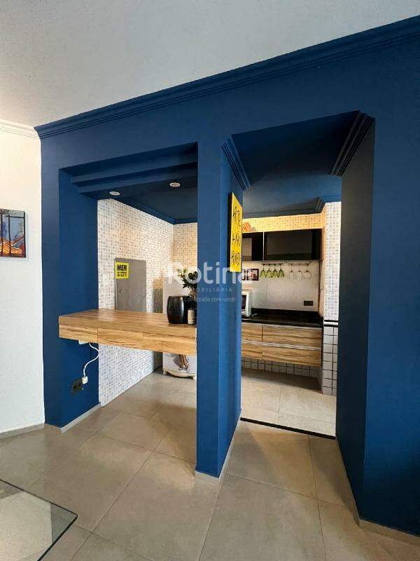 Flat para alugar, 1 quarto em Uberlândia no bairro Centro no valor de R$ 2.600,00 - Rotina Imobiliária: 