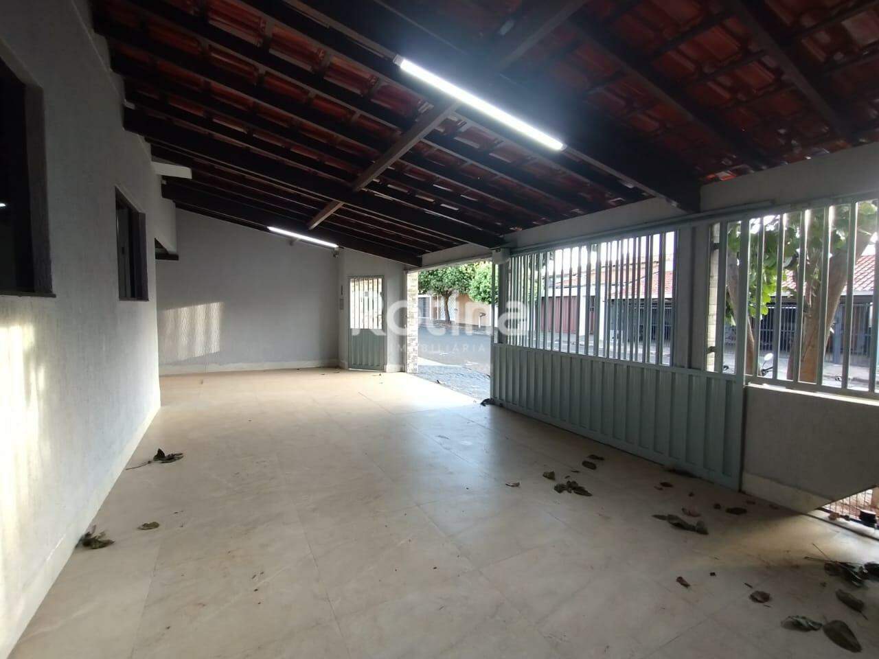 Casa para alugar, 4 quartos em Uberlândia no bairro Santa Mônica no valor de R$ 5.200,00 - Rotina Imobiliária: 