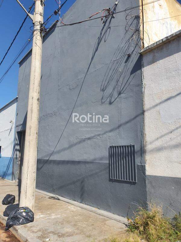Galpão para alugar, em Uberlândia no bairro Marta Helena no valor de R$ 7.000,00 - Rotina Imobiliária: 