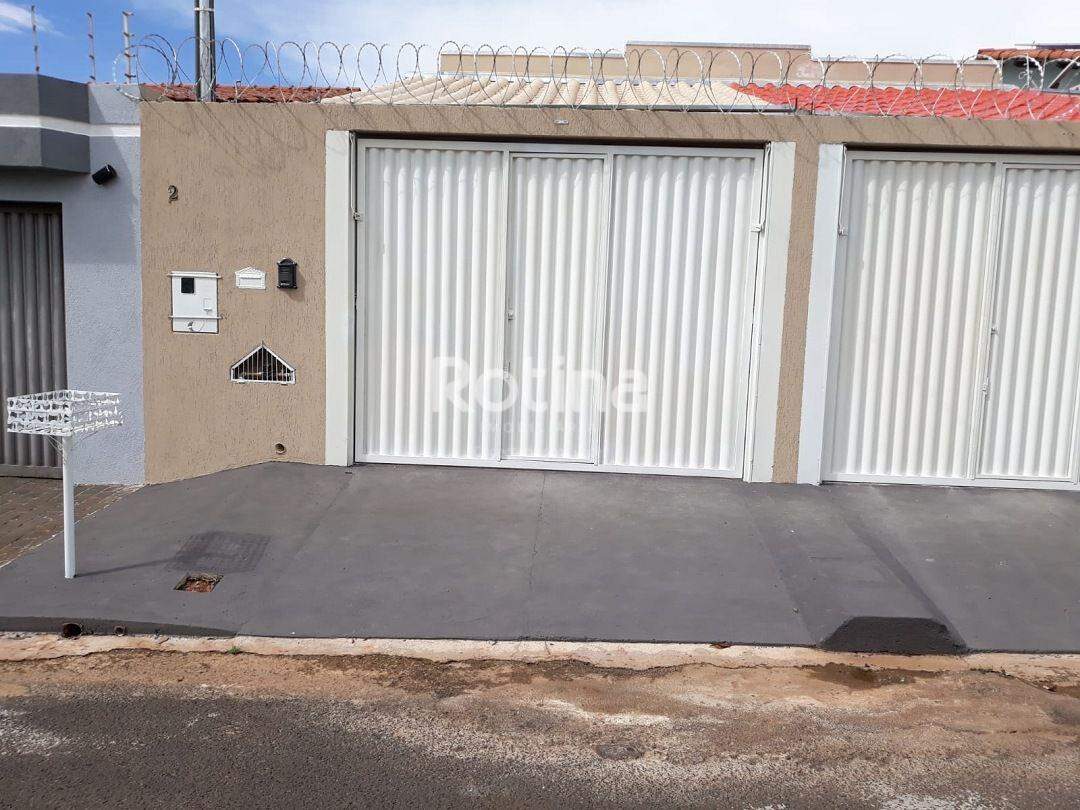 Casa para alugar, 3 quartos em Uberlândia no bairro Santa Rosa no valor de R$ 2.500,00 - Rotina Imobiliária: 