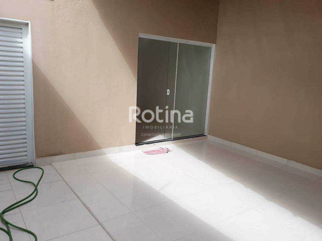 Casa para alugar, 3 quartos em Uberlândia no bairro Santa Rosa no valor de R$ 2.500,00 - Rotina Imobiliária: 