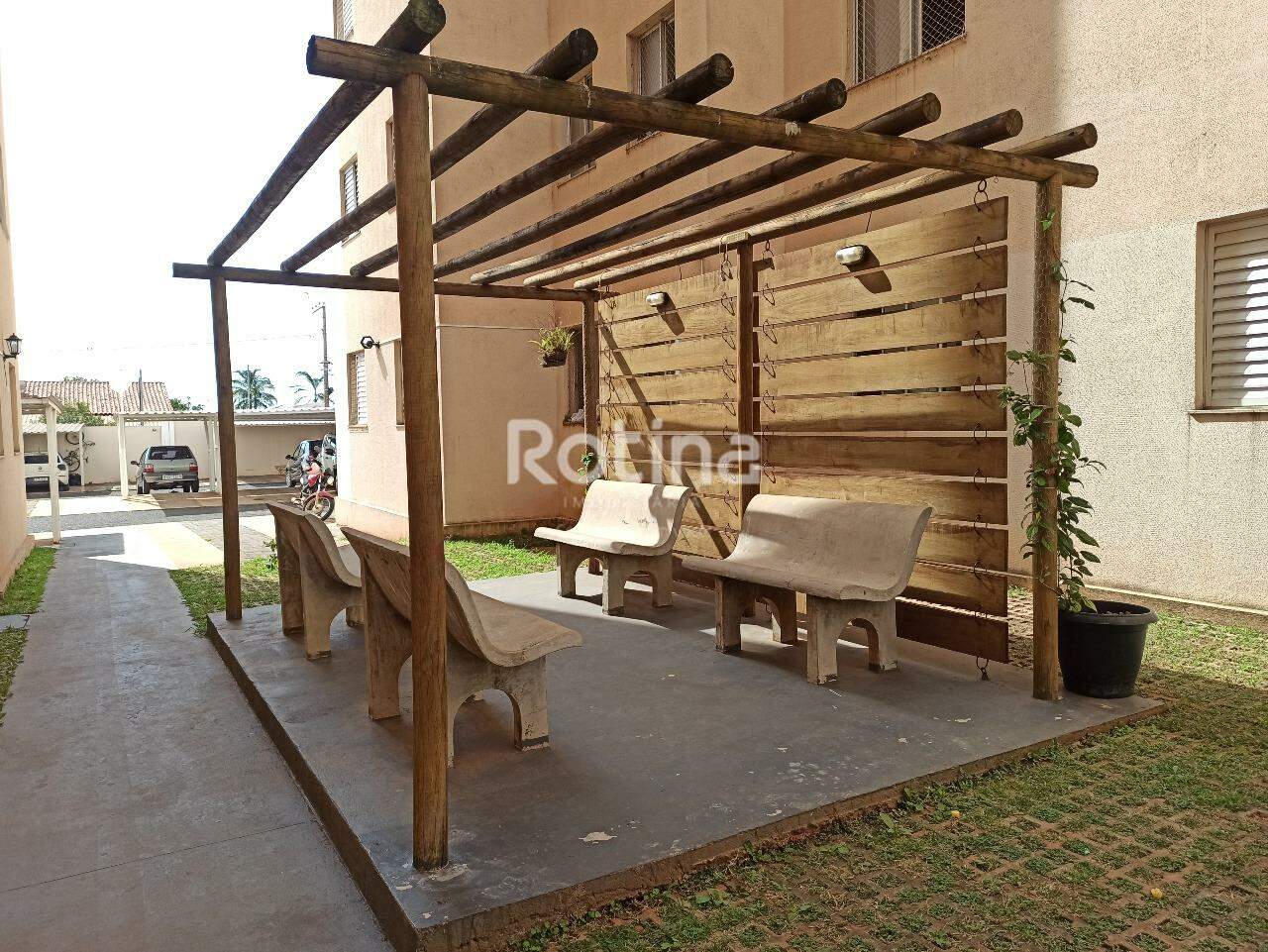 Apartamento para alugar, 2 quartos em Uberlândia no bairro Jardim Brasília no valor de R$ 1.200,00 - Rotina Imobiliária: 