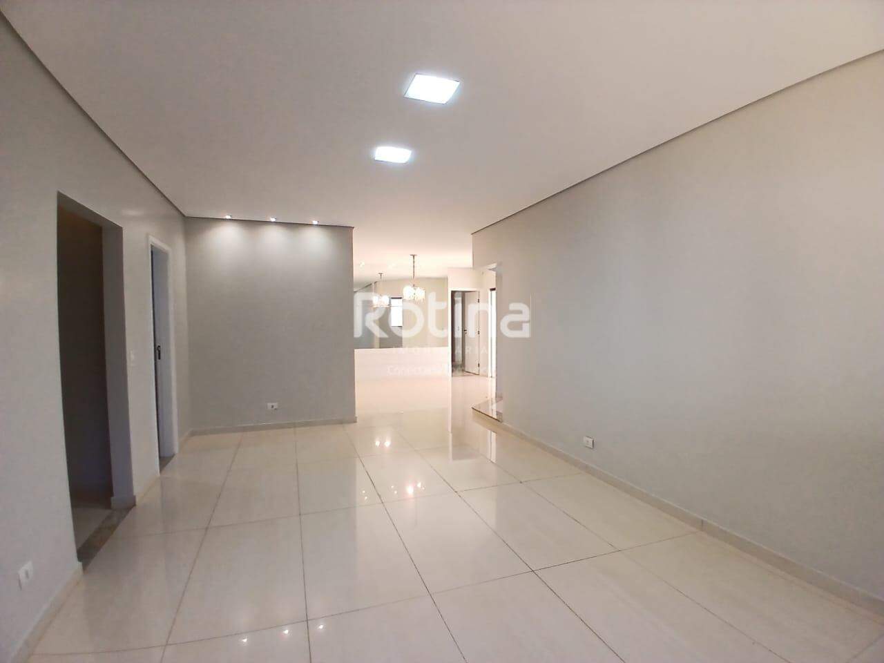 Casa para alugar, 3 quartos em Uberlândia no bairro Jardim Karaíba no valor de R$ 6.500,00 - Rotina Imobiliária: 