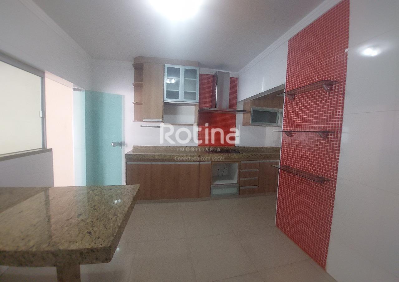 Casa para alugar, 3 quartos em Uberlândia no bairro Custódio Pereira no valor de R$ 4.000,00 - Rotina Imobiliária: 