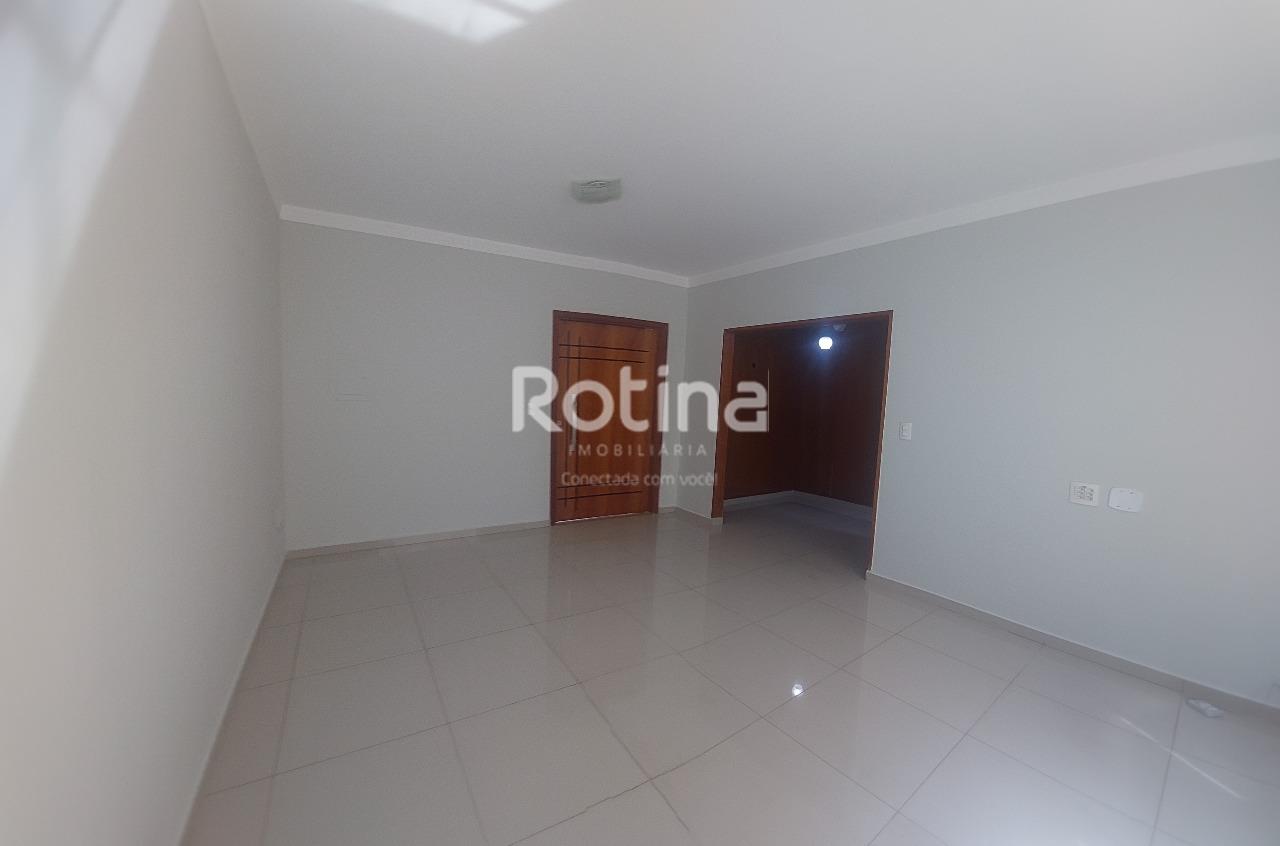 Casa para alugar, 3 quartos em Uberlândia no bairro Custódio Pereira no valor de R$ 4.000,00 - Rotina Imobiliária: 