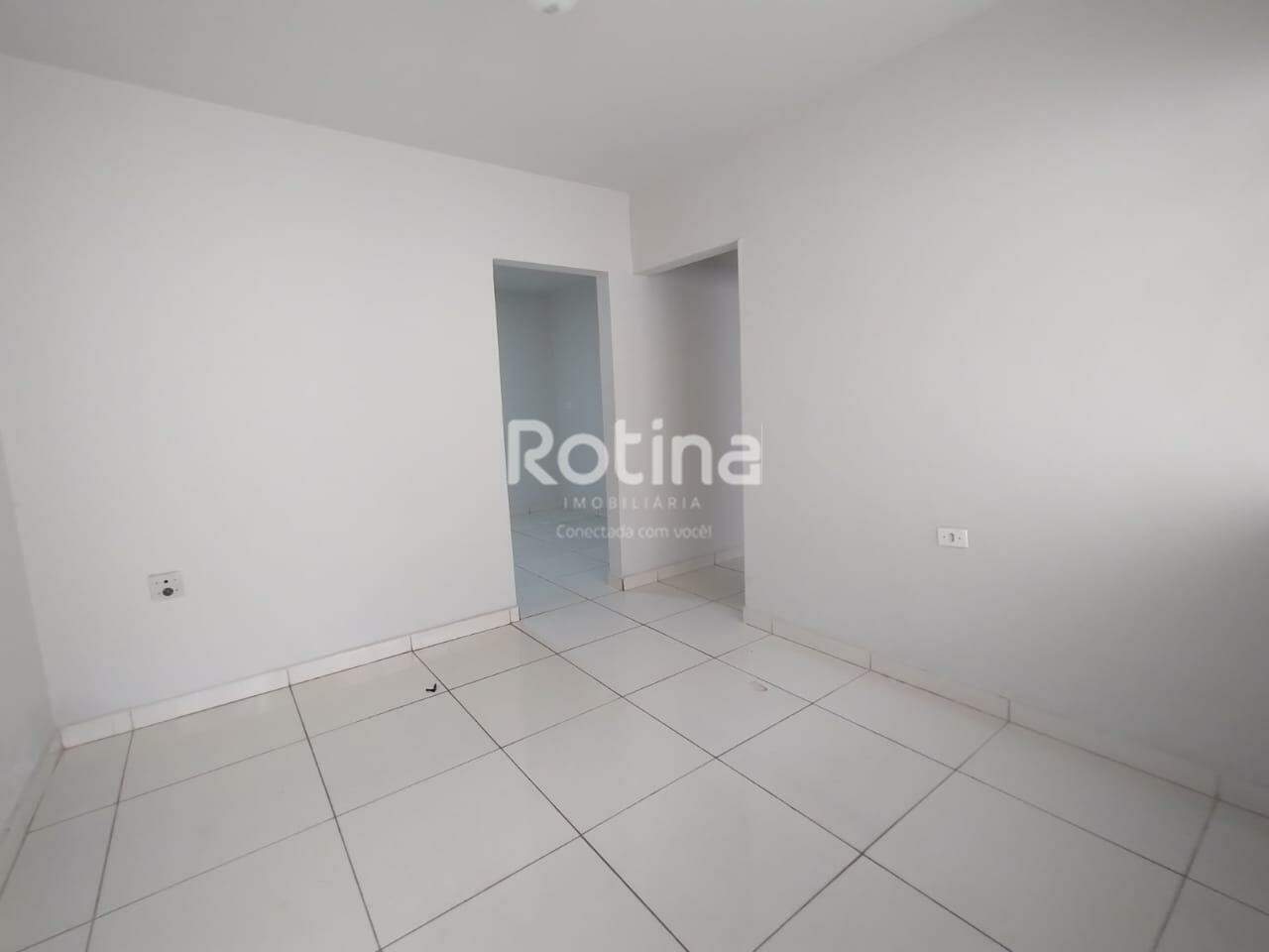 Casa para alugar, 3 quartos em Uberlândia no bairro Nossa Senhora Aparecida no valor de R$ 1.400,00 - Rotina Imobiliária: 