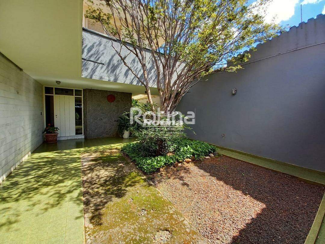 Casa para alugar, 4 quartos em Uberlândia no bairro Tabajaras no valor de R$ 11.000,00 - Rotina Imobiliária: 
