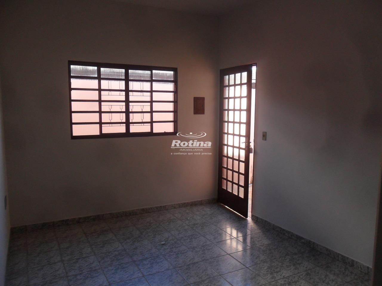 Casa para alugar, 2 quartos em Uberlândia no bairro Santa Mônica no valor de R$ 1.200,00 - Rotina Imobiliária: 