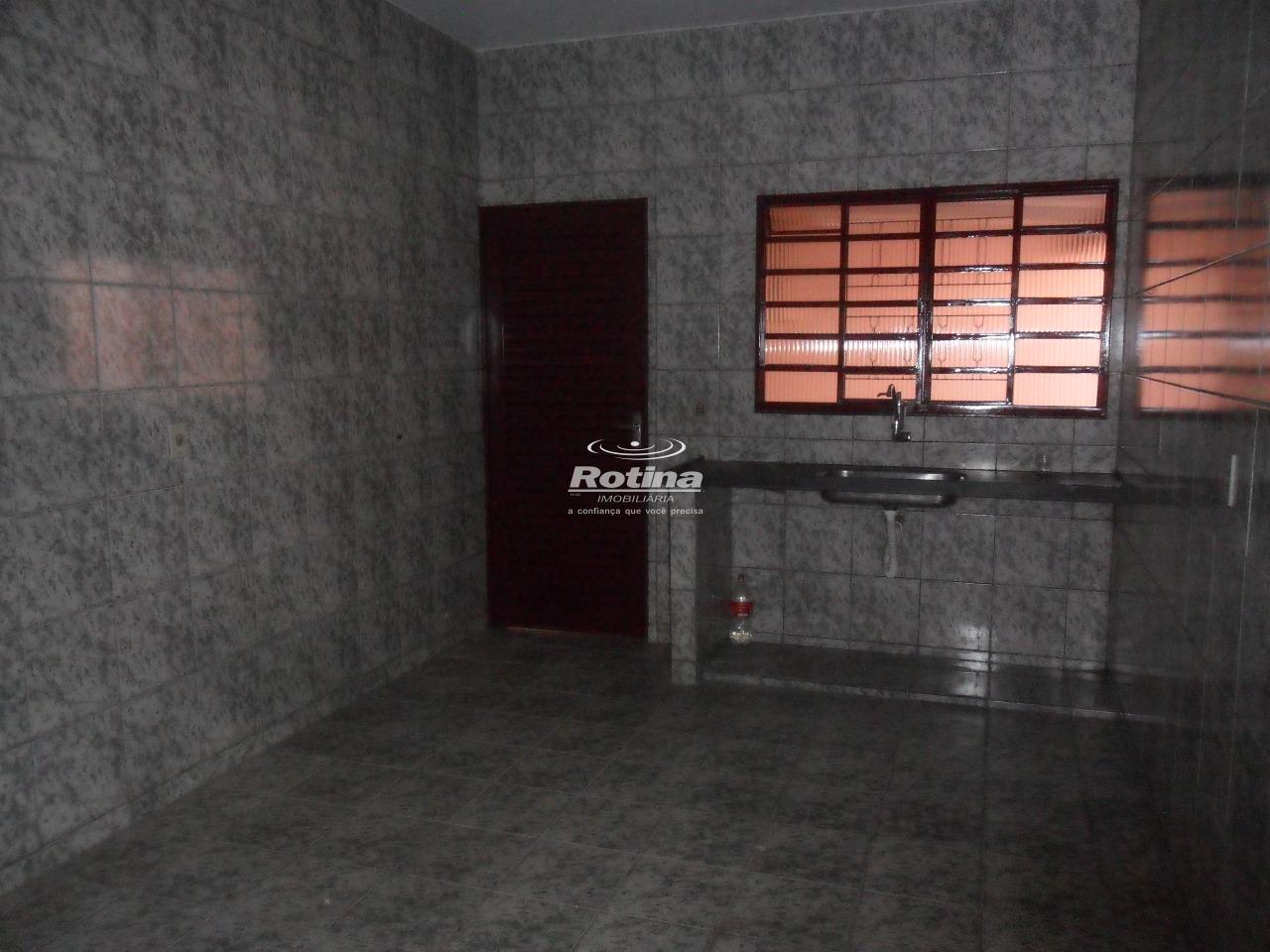 Casa para alugar, 2 quartos em Uberlândia no bairro Santa Mônica no valor de R$ 1.200,00 - Rotina Imobiliária: 