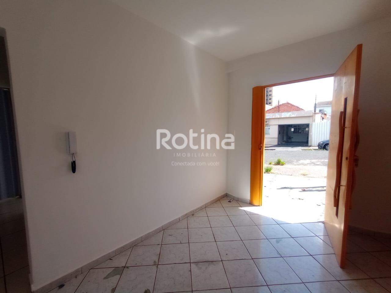 Casa para alugar, 4 quartos em Uberlândia no bairro Martins no valor de R$ 3.600,00 - Rotina Imobiliária: 