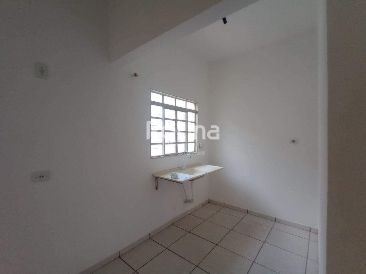 Casa para alugar, 4 quartos em Uberlândia no bairro Martins no valor de R$ 3.600,00 - Rotina Imobiliária: 