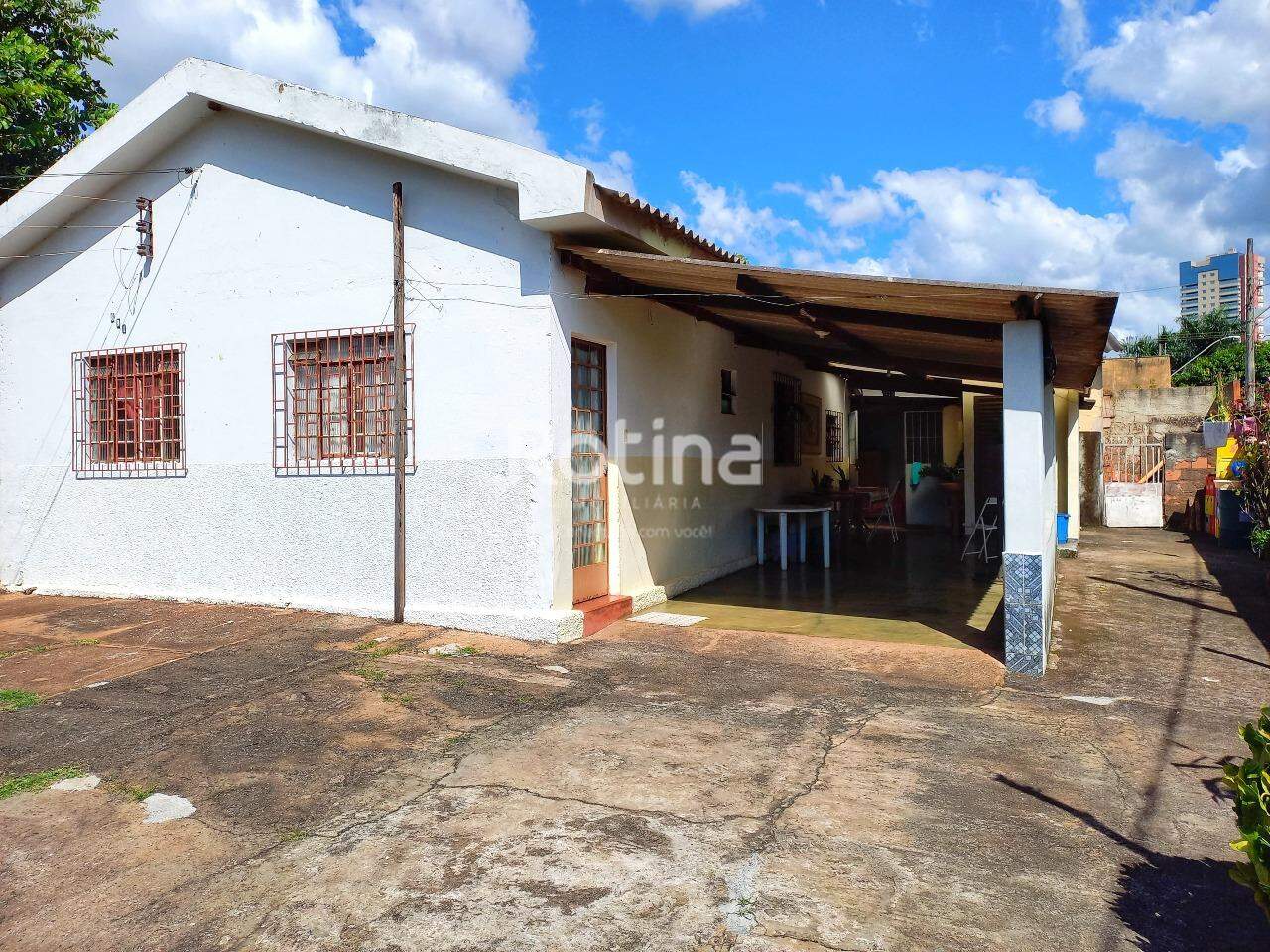 Casa à venda, 4 quartos em Uberlândia no bairro Tabajaras no valor de R$ 300.000,00 - Rotina Imobiliária: 